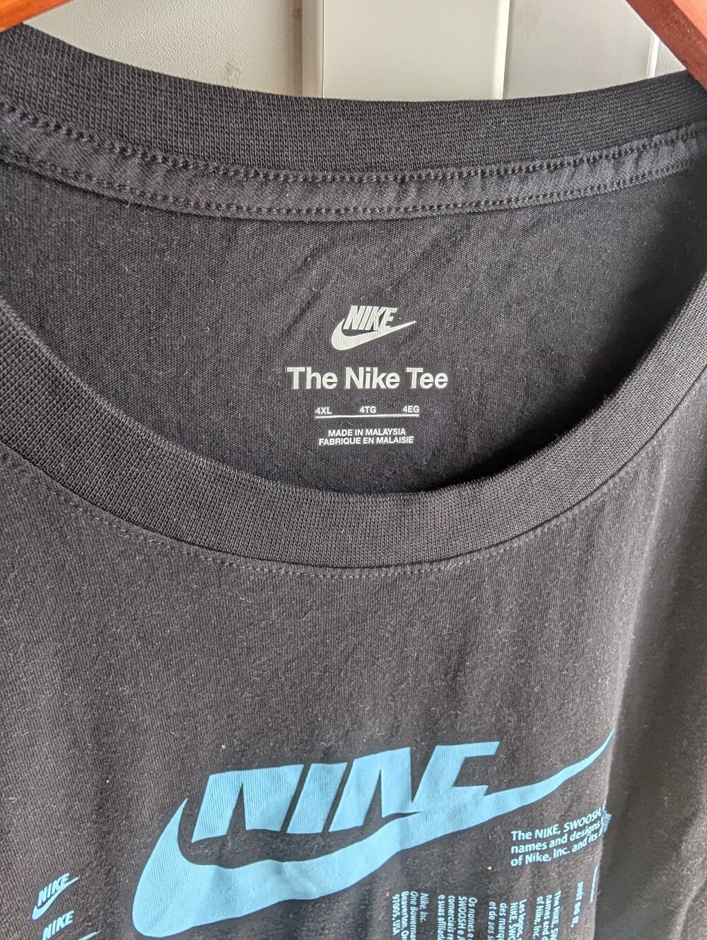 Nike Men’s Black Short Sleeve Tee with Light Blue Graphic - Picture 3 of 4